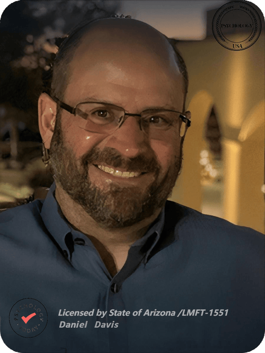 Daniel Davis （Top Specialties: Marriage and family| Issues in love| Parent child education)